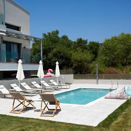 Arodo Hotel apartamentowy Nea Iraklitsa