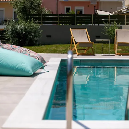 Arodo Hotel apartamentowy Nea Iraklitsa