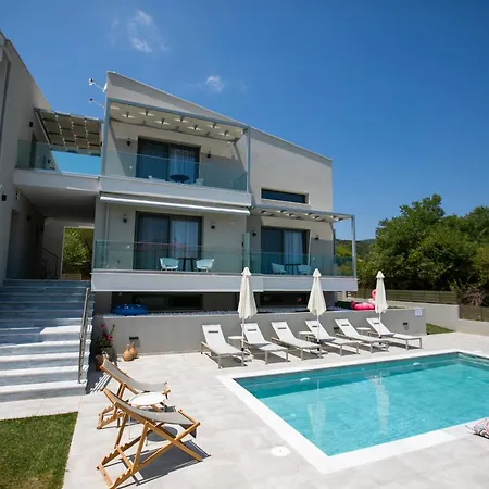 Arodo Hotel apartamentowy 4*